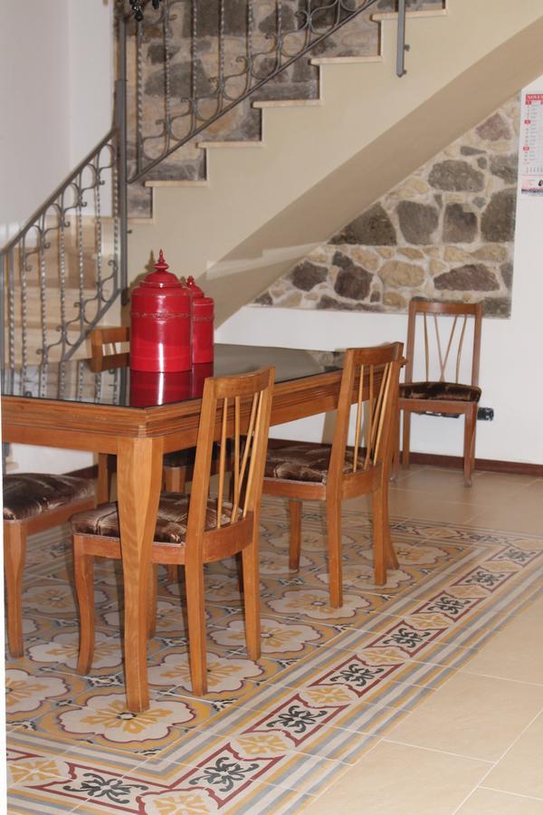 B&B Danonna Ittiri ภายนอก รูปภาพ