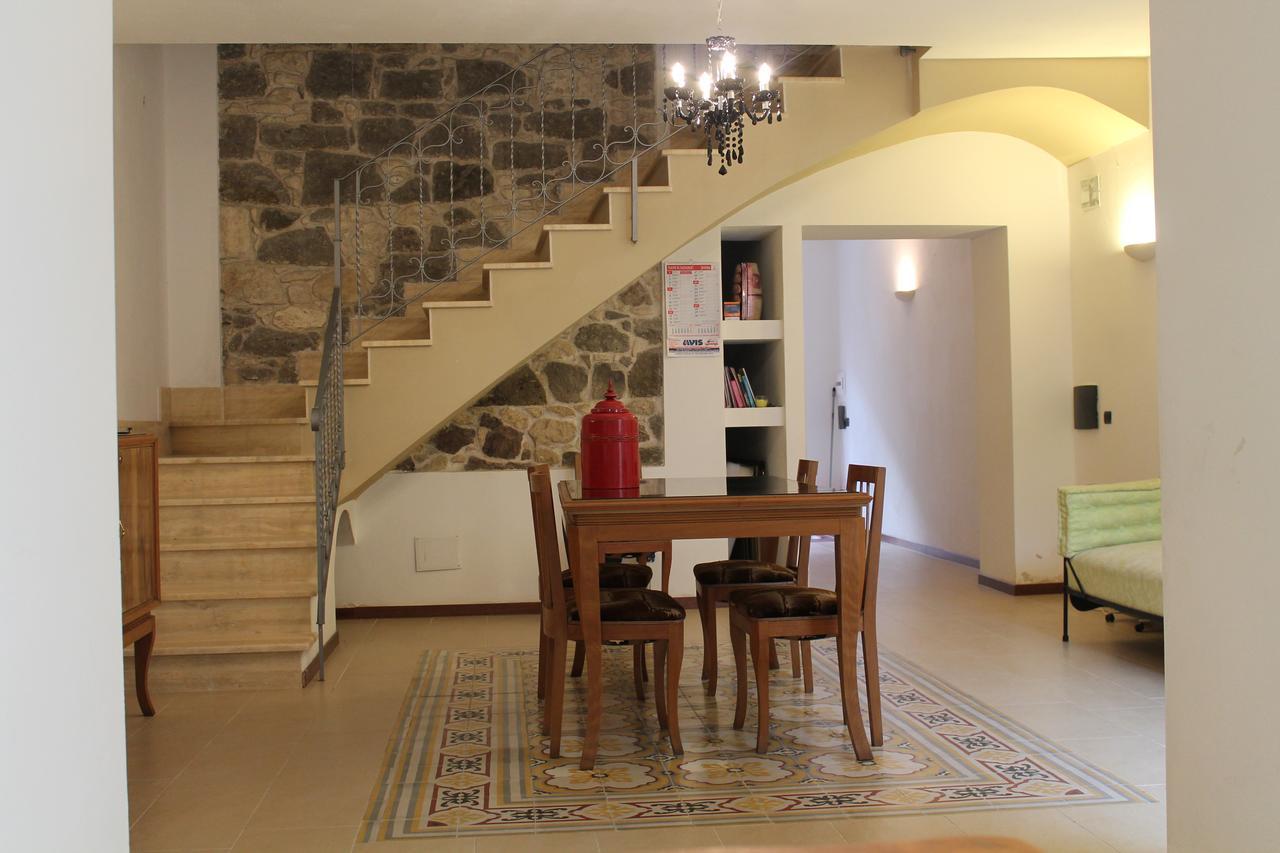 B&B Danonna Ittiri ภายนอก รูปภาพ