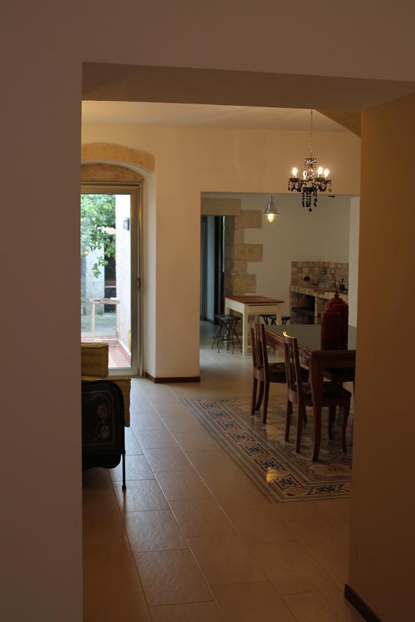 B&B Danonna Ittiri ภายนอก รูปภาพ