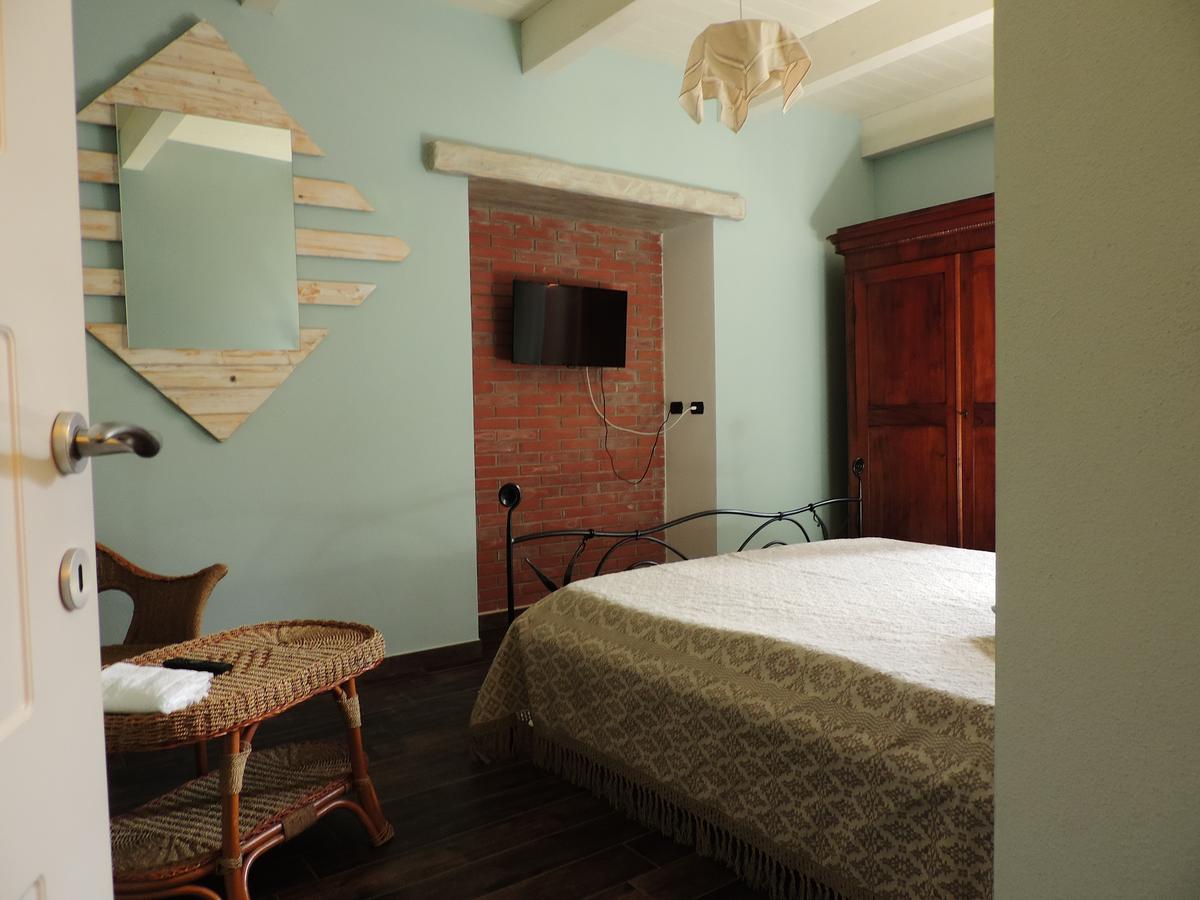B&B Danonna Ittiri ภายนอก รูปภาพ
